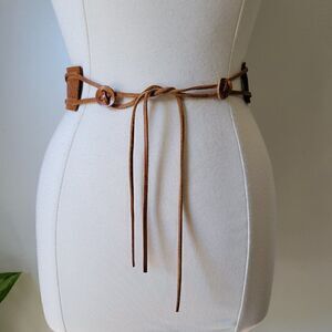 EUC VINTAGE BOHO BROWN GENUINE LEATHER FLORAL TOOLED BELT M/L